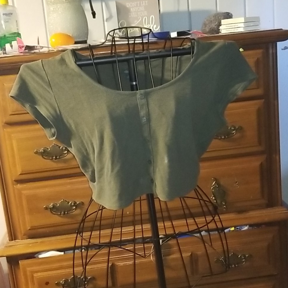 Green crop top🎁